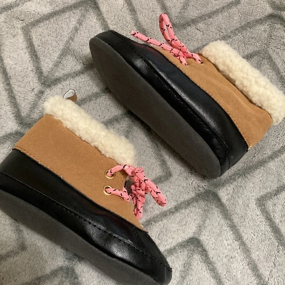 Carter’s 9-12 month baby fur snow boots